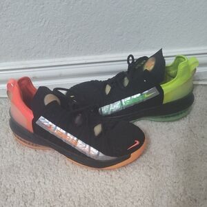 LeBron 18 GS BOYS 6.5Y "BLACK CRIMSON VOLT"